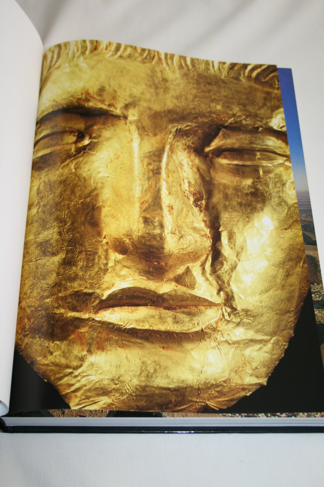 ARCHAEOLOGY TREASURES 2006 vmb Publishers Hardback 10.5&Prime;x14.5&Prime; 432 pages LKE NEW