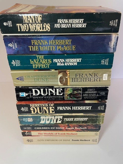 Lot of 10 Vintage 1960s – 1980s Frank Herbert Dune Sci-Fi Paperback Books