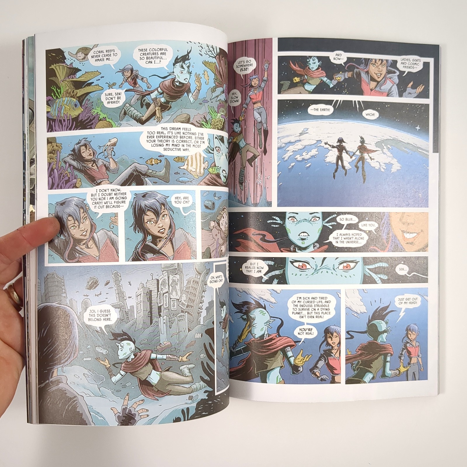 Voyagis Sci Fi Adventure Graphic Novel Paperback Book Sumeyye Kesgin 2023