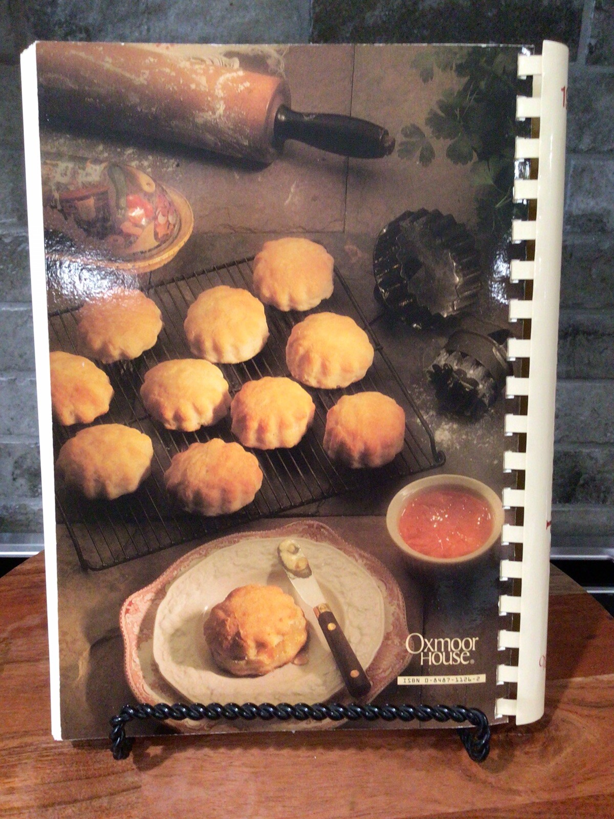 1993 HOMETOWN COLLECTION America&rsquo;s Best Recipes Cookbook 336 Pages