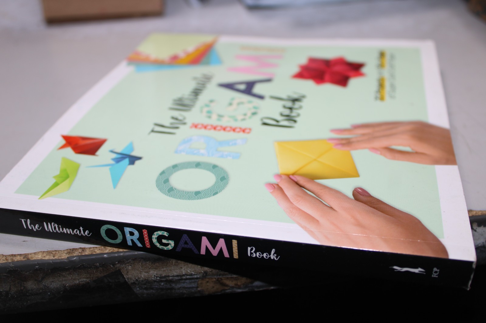 The Ultimate Origami Book: 20 Projects and 90+ Pages of Super Cool Craft Pap…