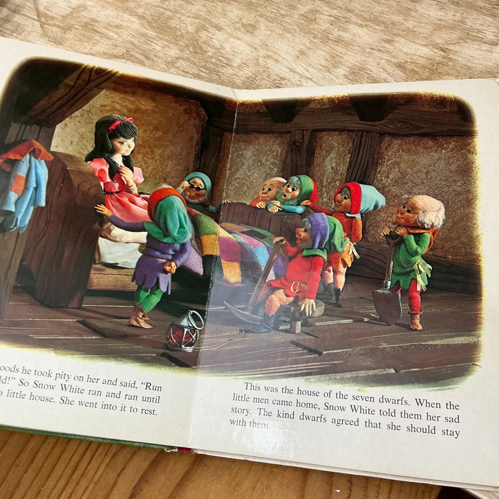 Vintage 1968 Snow White & the Seven Dwarfs Puppet Storybook – Out of Print