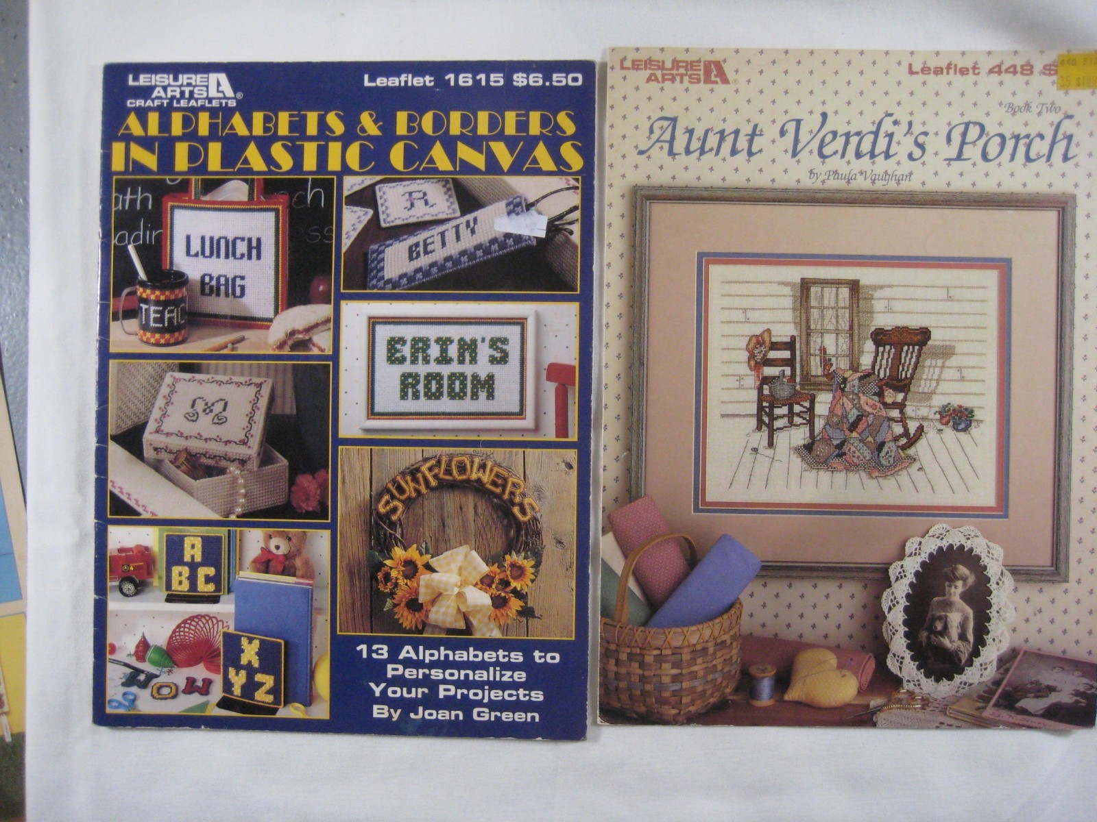 Lot 27 books Leisure Arts Leaflet Christmas plastic canvas cat country Halloween