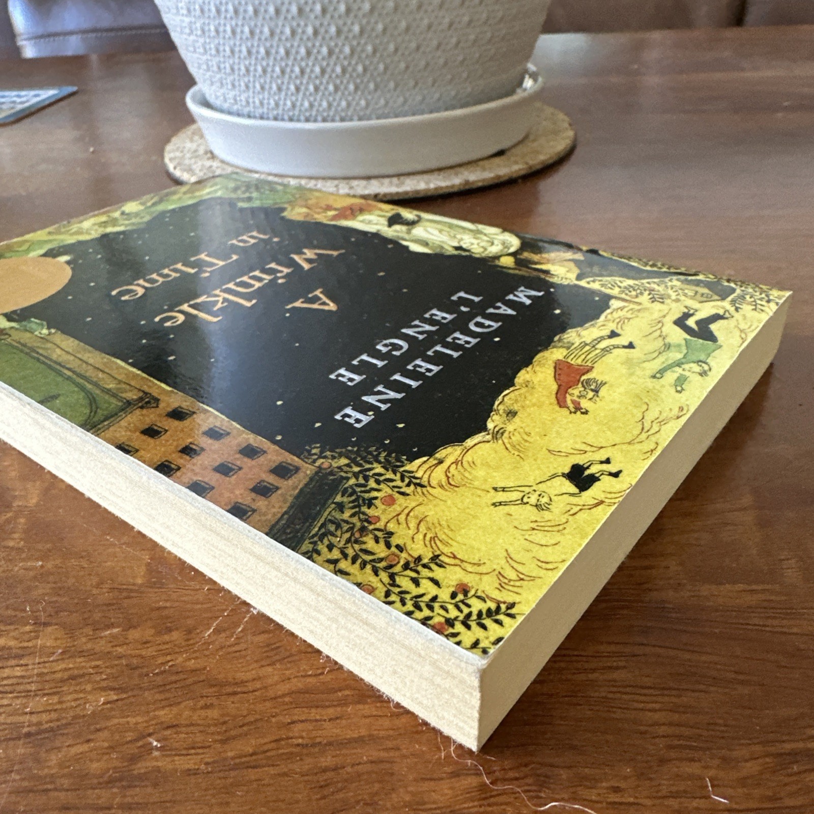 A Wrinkle in Time by Madeleine L&rsquo;Engle (2007, Trade Paperback)