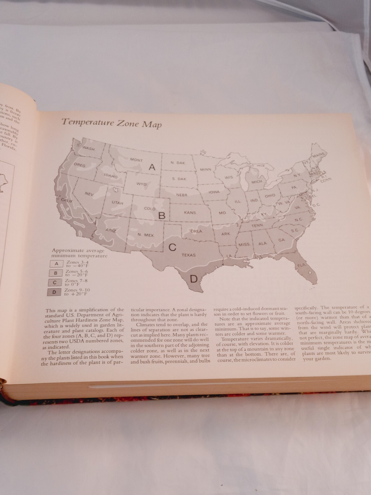 Vintage 1978 Reader&rsquo;s Digest Illustrated Guide to Gardening Hardcover; 672 pages