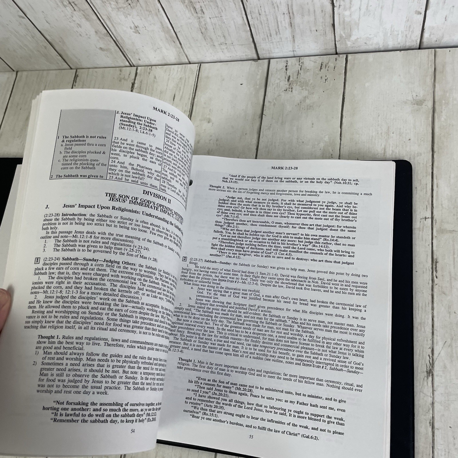 Preacher&rsquo;s Outline & Sermon Bible KJV 3-Ring Binder – Mark Volume 3