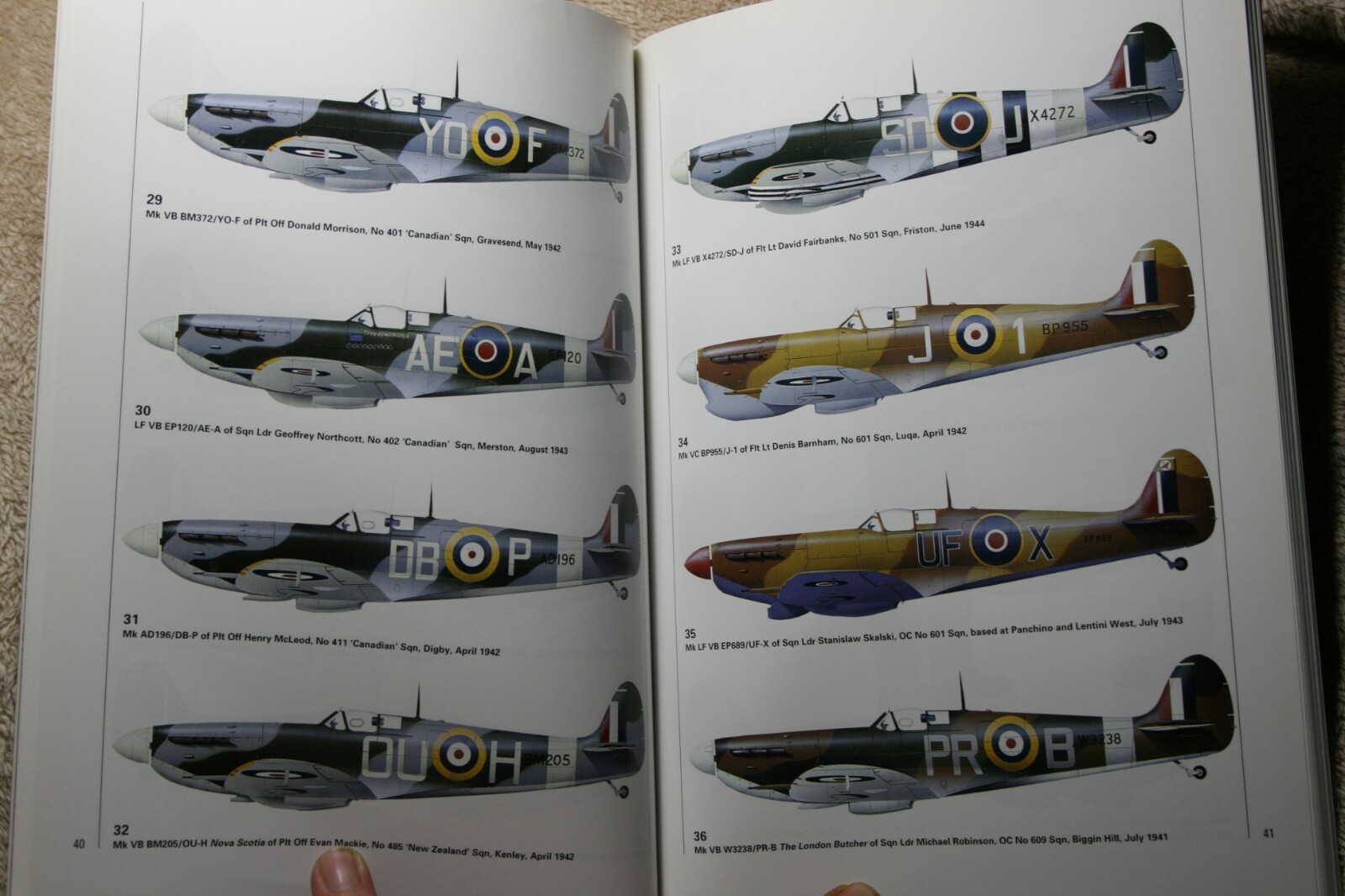 Spitfire Mark V Aces 1941-45 Osprey Publishing Aircraft of Aces Vol. 16 VGC