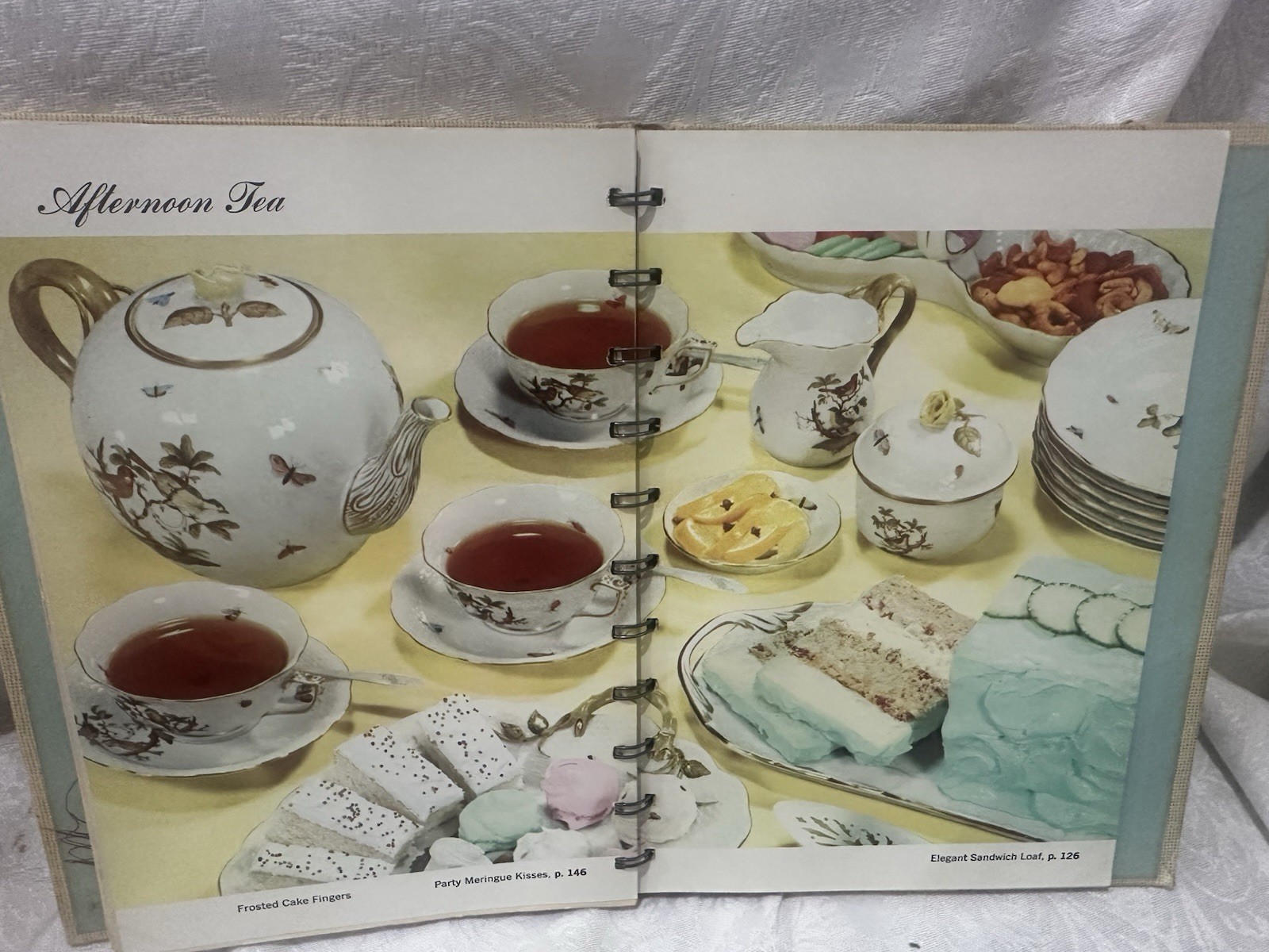 1959 Betty Crocker&rsquo;s Guide To Easy Entertaining 1st Edition 1st Printing HB