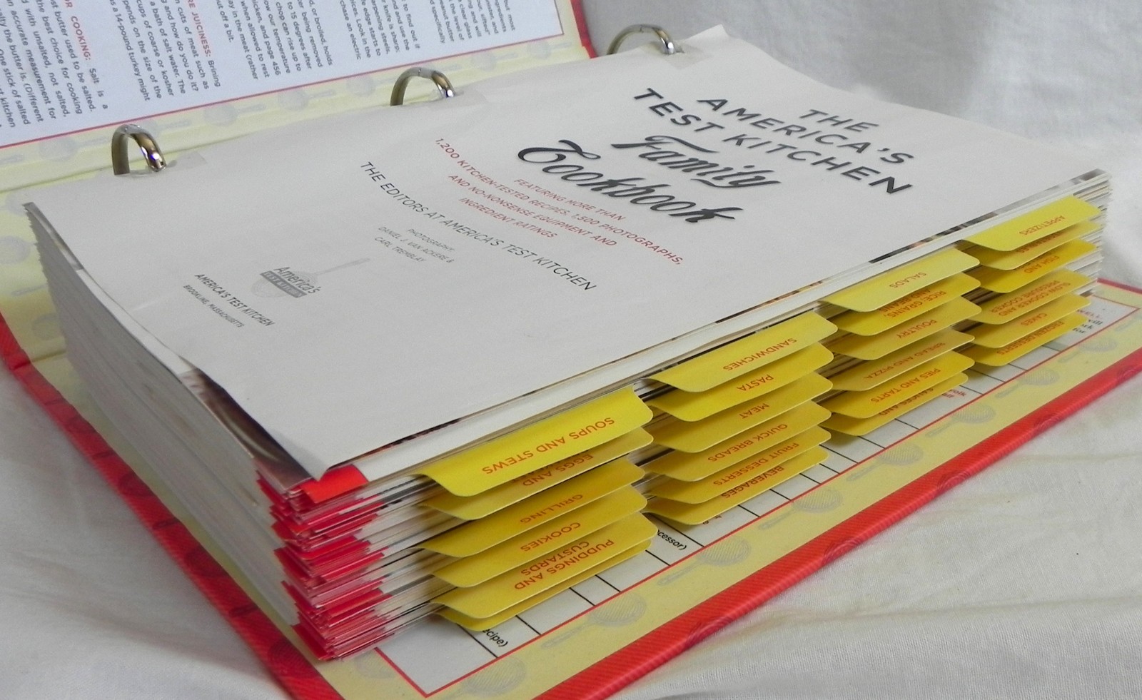 « The America&rsquo;s Test Kitchen Family Cookbook » 1200 Recipes, 848 Pages, 2005, VG