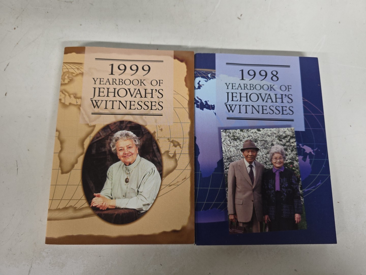 Watchtower Yearbooks 1990s-2010s Lot Of 12 – Yearbook Of Jehovah&rsquo;s Witnesses