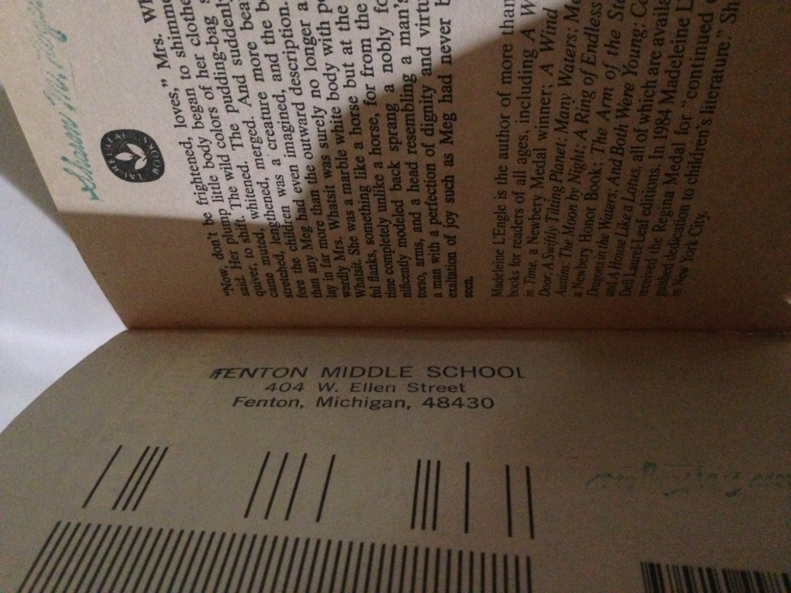 A Wrinkle in Time Madeleine L&rsquo;Engle Laurel Leaf PB Book 1976 *3 Copies*