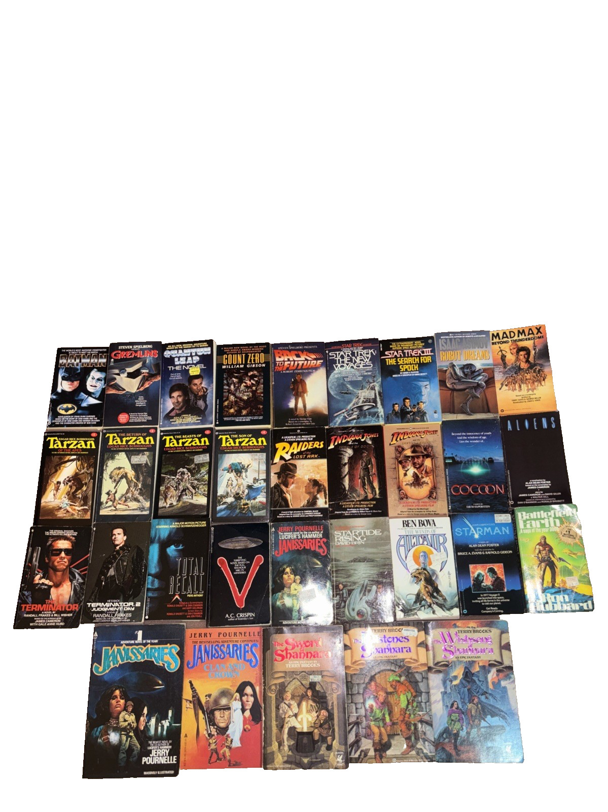 Mixed Lot of 32 PBs SCI-FI, Fantasy, Adventure, Novelization, Gremlins, VTG GOOD