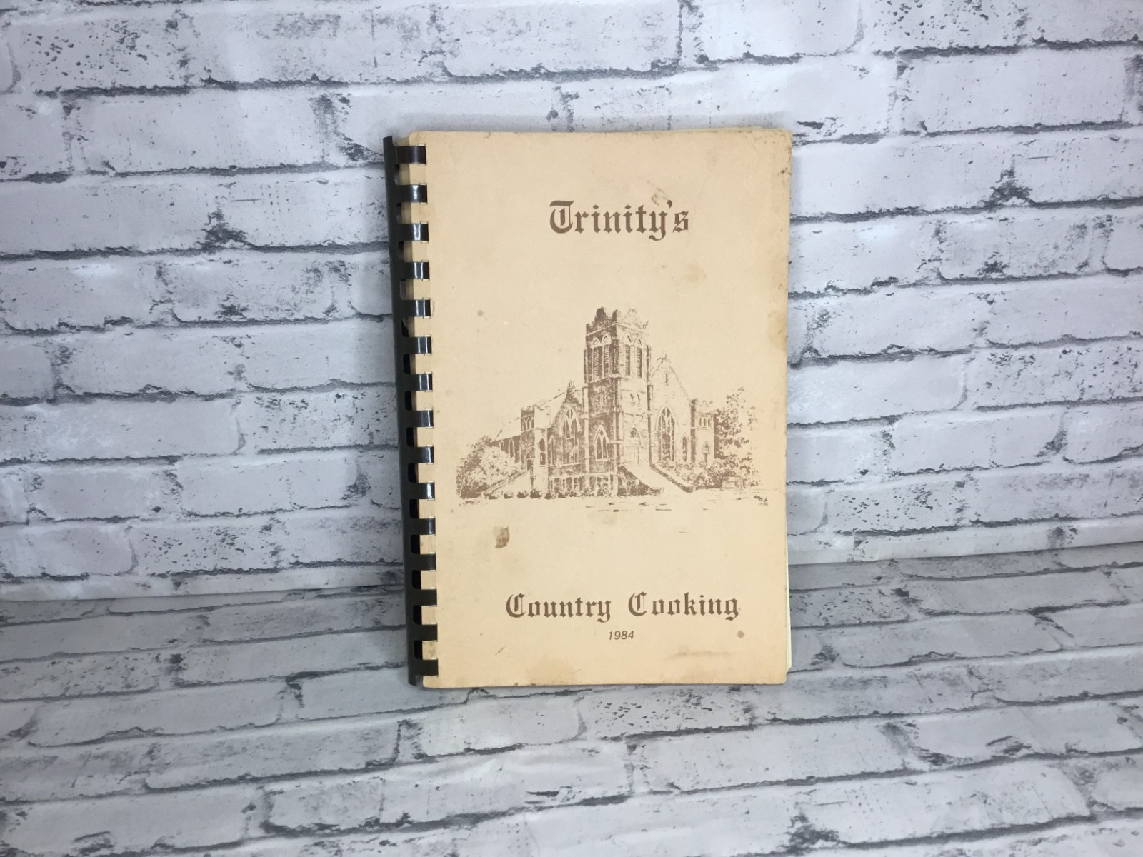 VTG 1984 Trinity&rsquo;s Country Cooking Talladega AL. used 241 pages