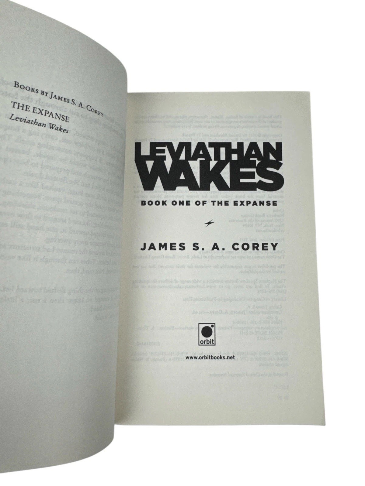 Leviathan Wakes Expanse Series Trade Paperback Book James S A Corey Scifi Space