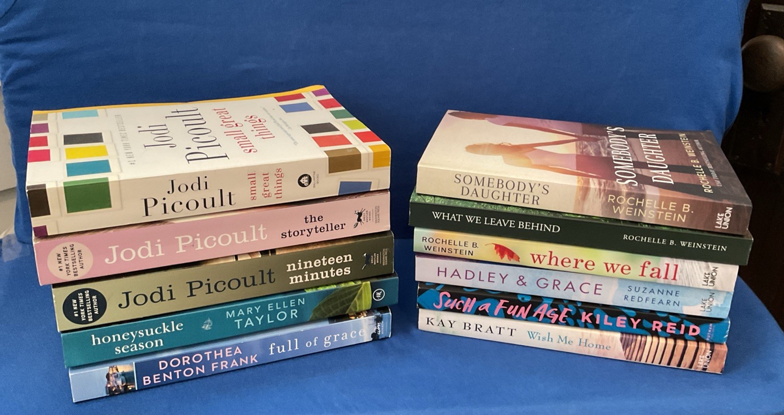 Lot of 11 – Women&rsquo;s Contemporary Topics, By Jodi Picoult & Others, PB