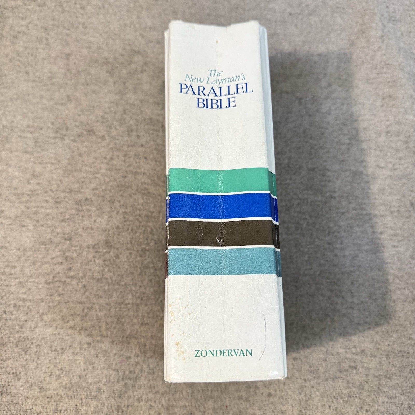 The New Layman&rsquo;s Parallel Bible Zondervan Hardcover Vintage KJV NIV TLB RSV