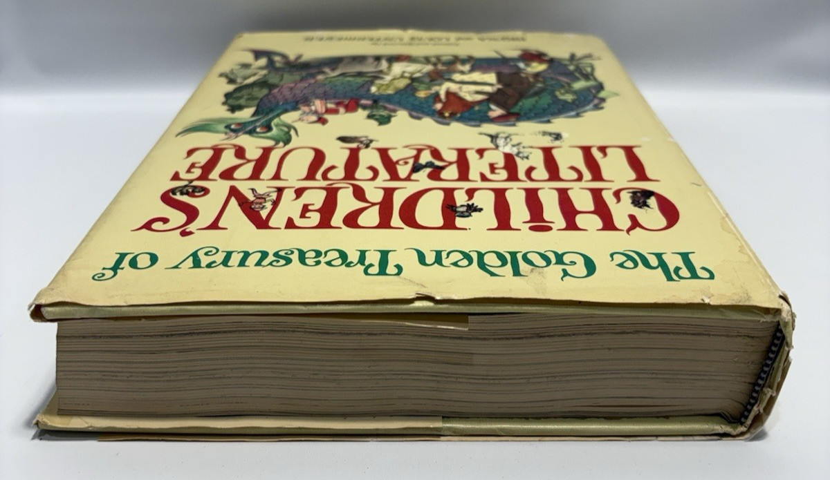 The Golden Treasury of Children&rsquo;s Literature by Bryna & Louis Untermeyer, 1966
