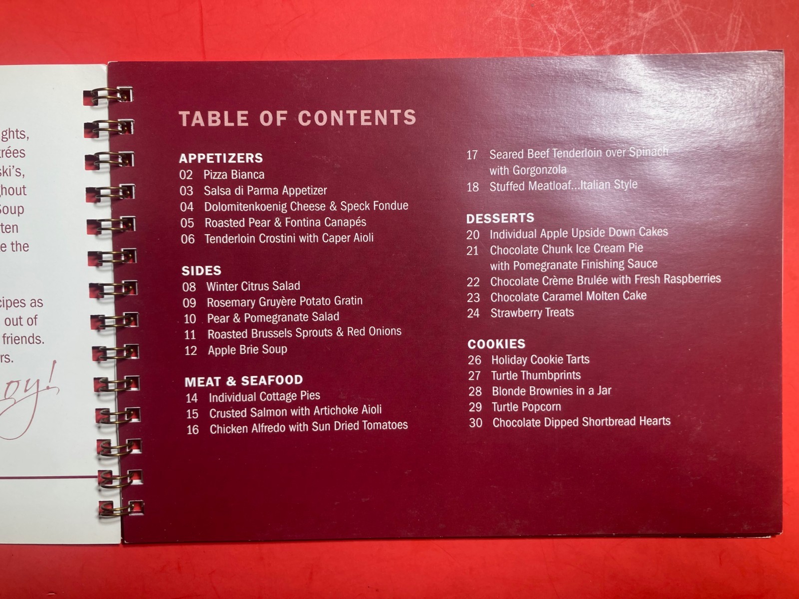 KOWALSKI&rsquo;S MARKETS SIGNATURE RECIPES 30 PAGES 8X6 IN. CHRISTMAS BAKING COOKBOOK