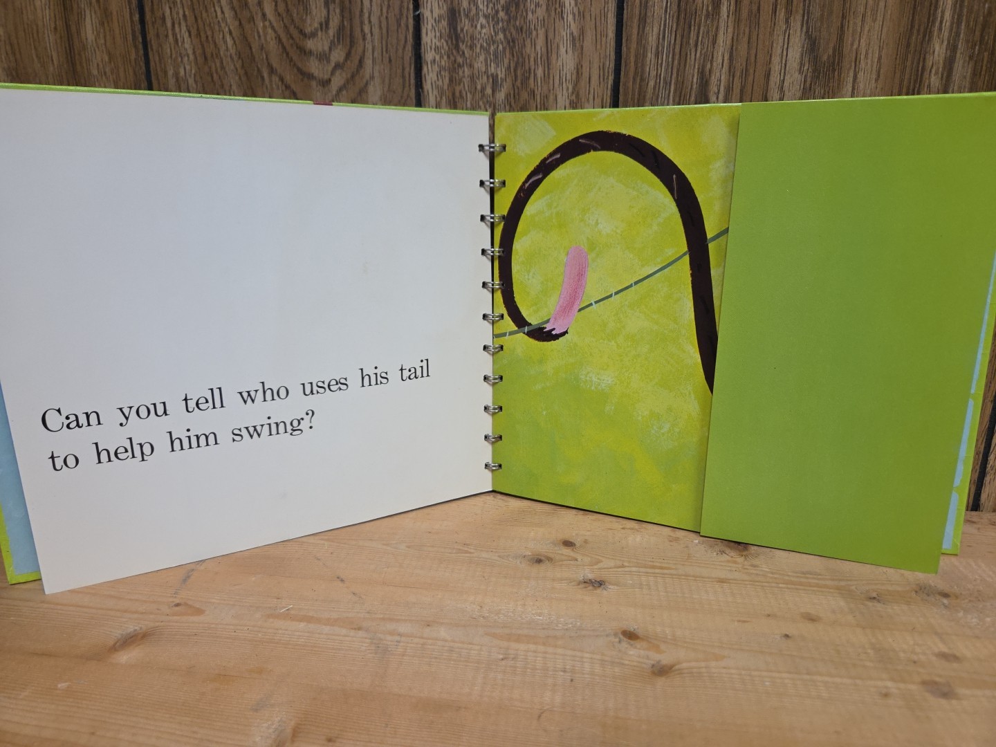 Vintage 1974 « TELLING TALES » Manipulative Book By Beth Clure & Helen Rumsey