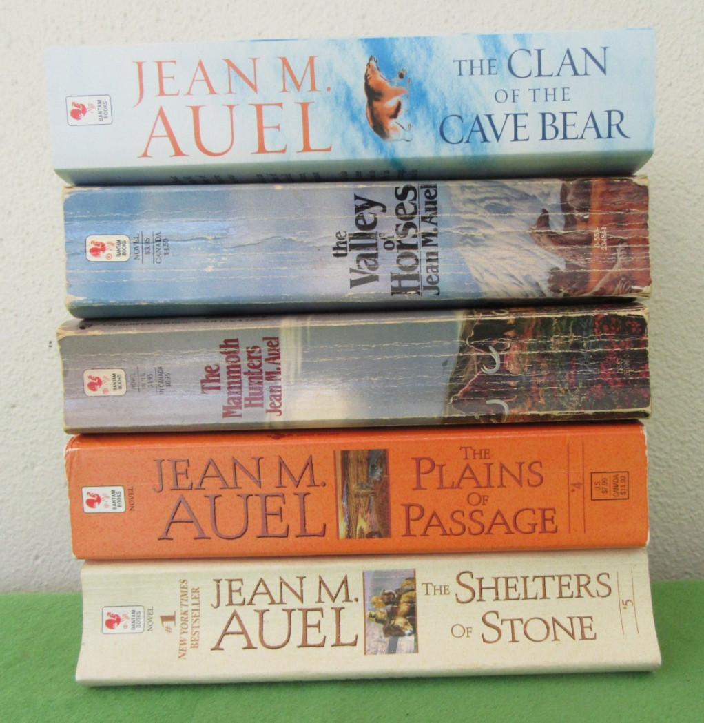 LOT #1 – 5 TRADE PB EARTH&rsquo;S CHILDREN SERIES BY JEAN M. AUEL: CLAN OF CAVE BEAR +