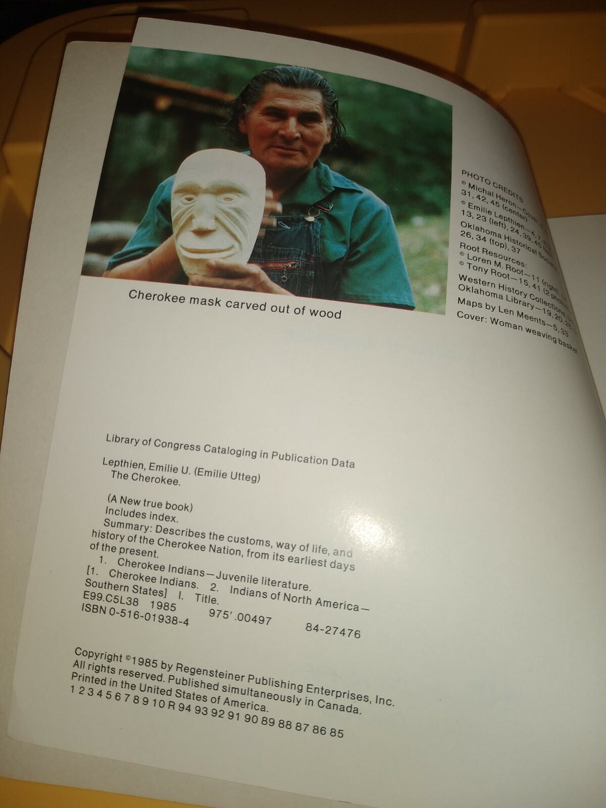 Very rare The Cherokee 1985 book children&rsquo;s book a new true book 47 pages
