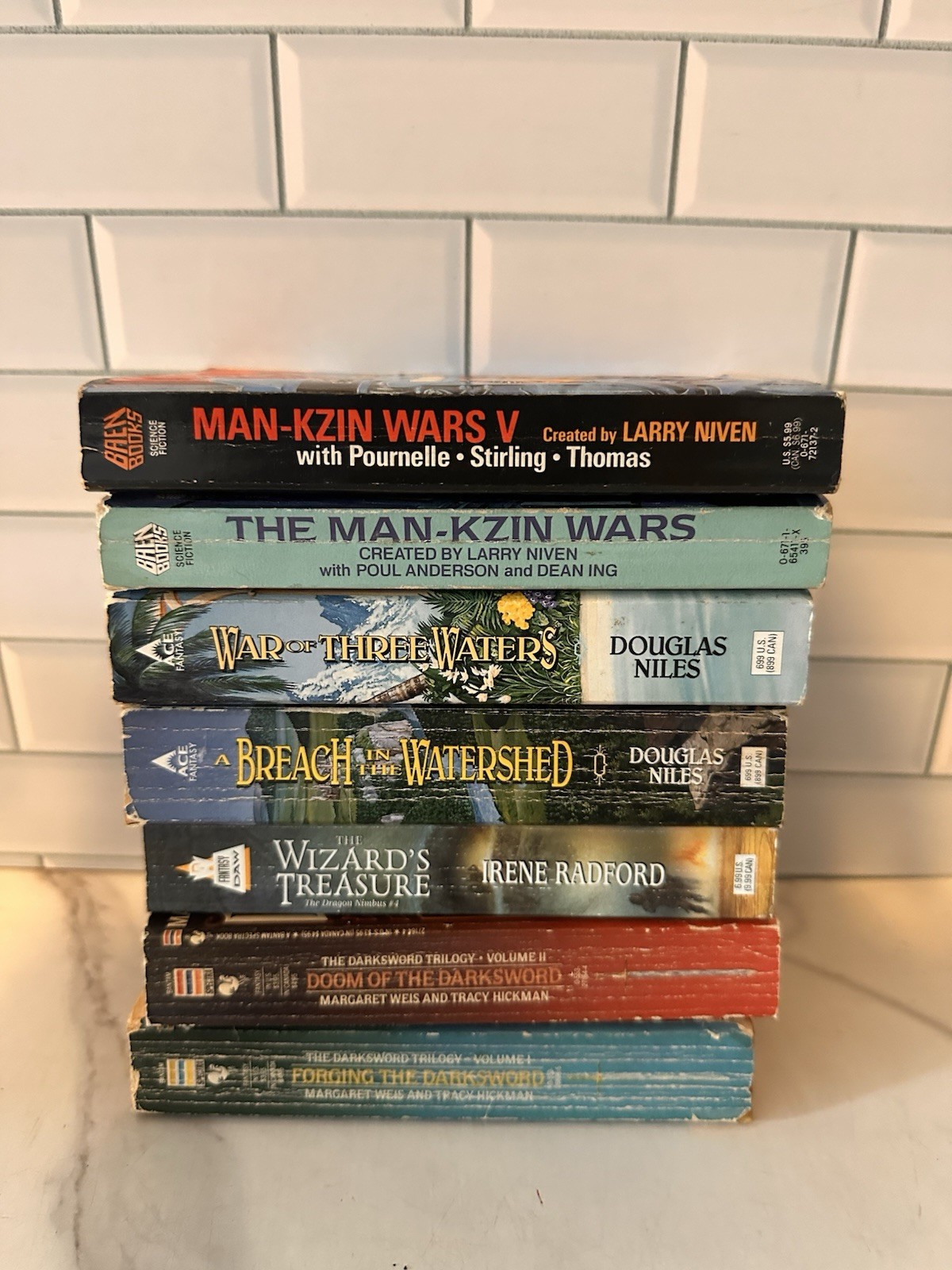 Lot of 7 Science Fiction/Fantasy Paperbacks Random Mix of Books (466)