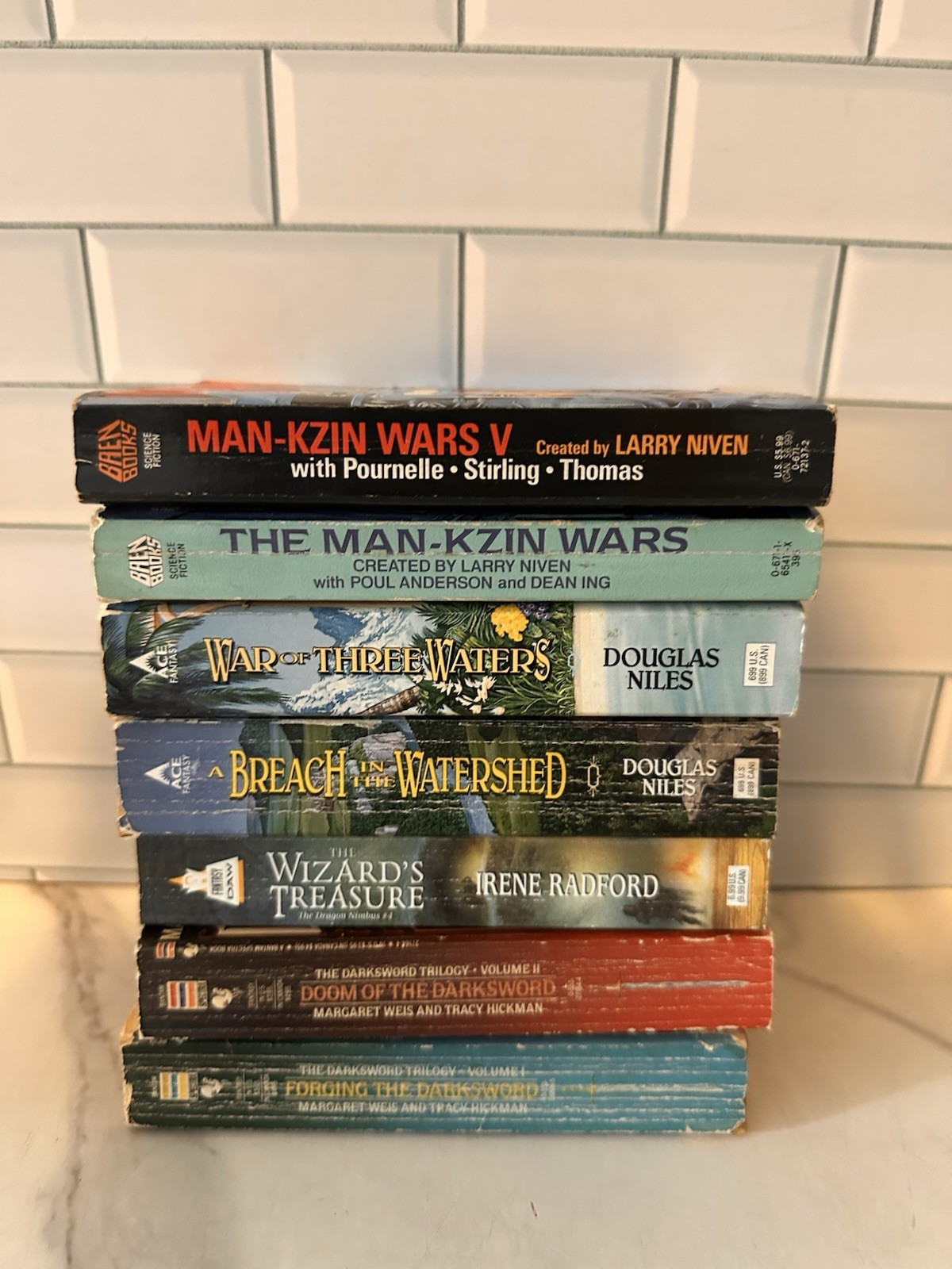Lot of 7 Science Fiction/Fantasy Paperbacks Random Mix of Books (466)