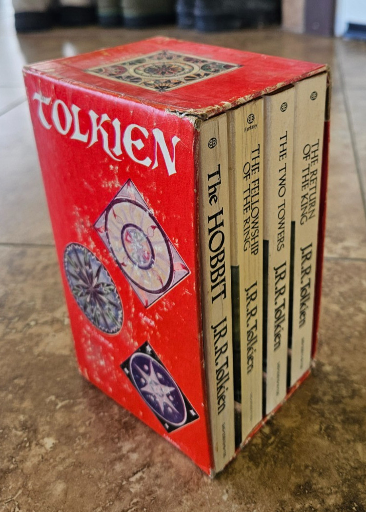J.R.R. TOLKIEN Complete Series Set LORD OF THE RINGS Red Box Set 1973 VINTAGE