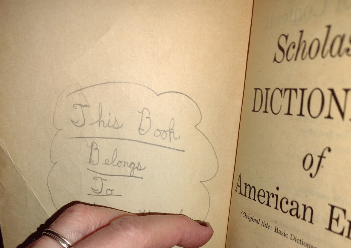 VINTAGE SCHOLASTIC DICTIONARY OF AMERICAN ENGLISH 1970&rsquo;s PAPERBACK 864 PAGES