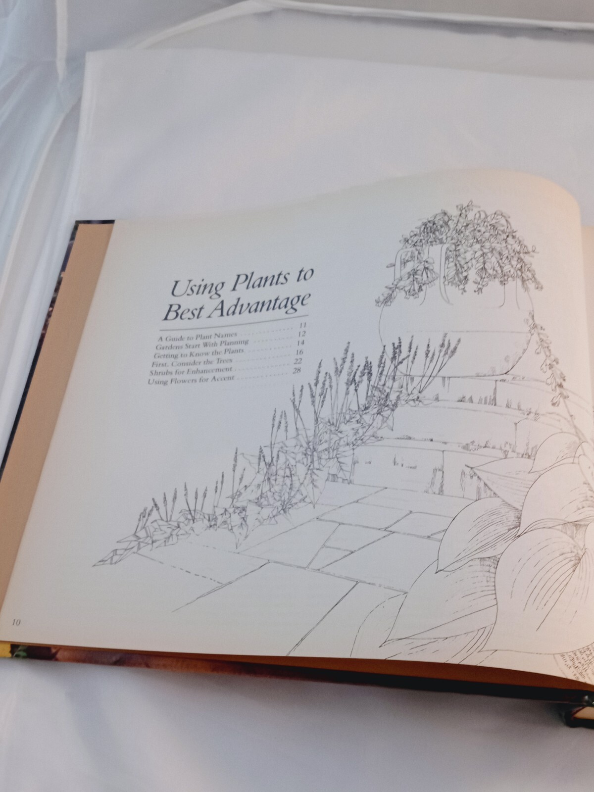 Vintage 1978 Reader&rsquo;s Digest Illustrated Guide to Gardening Hardcover; 672 pages