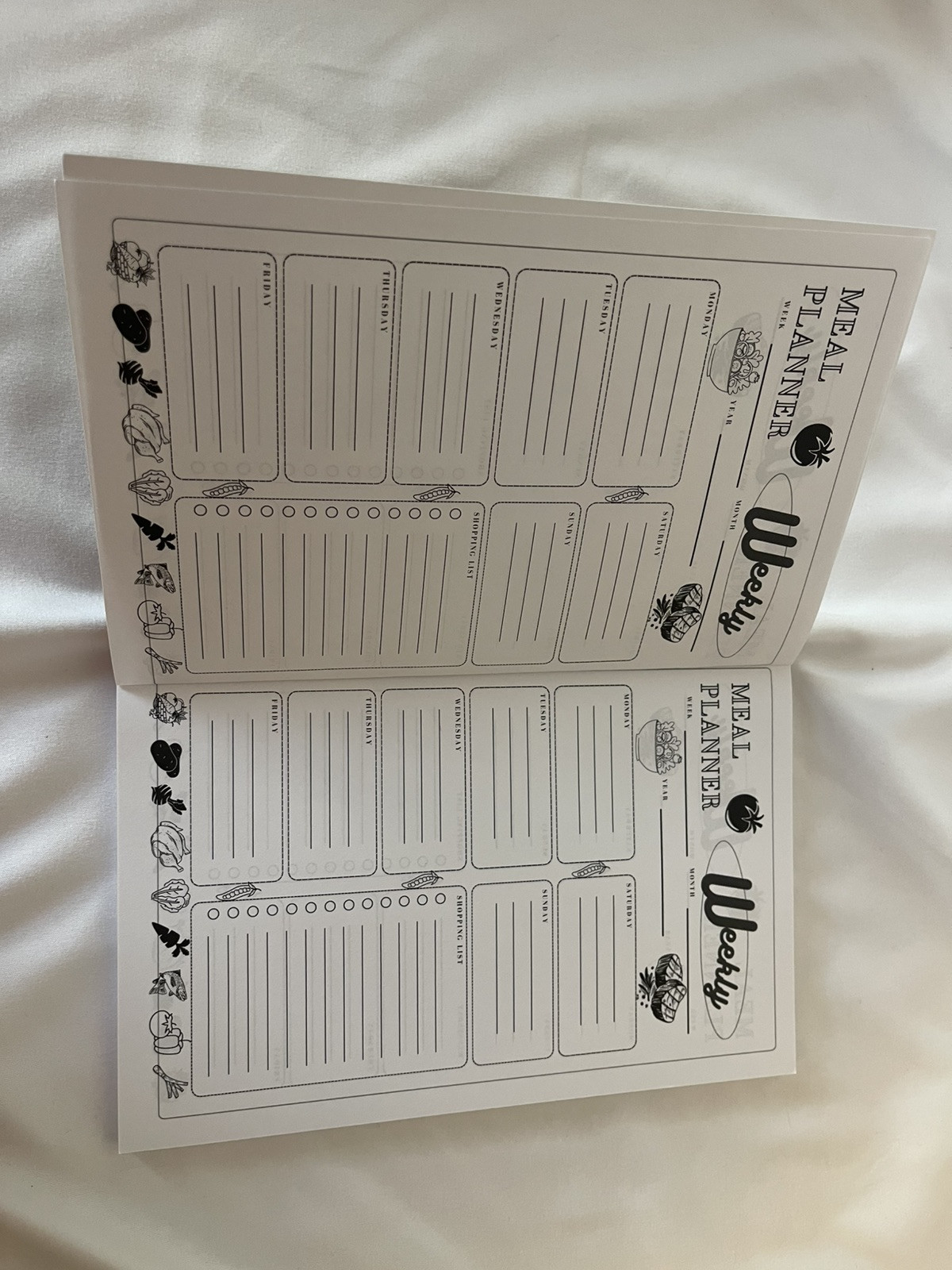 Two Year of Meal Planning 53 pages 6&Prime;x9&Prime;
