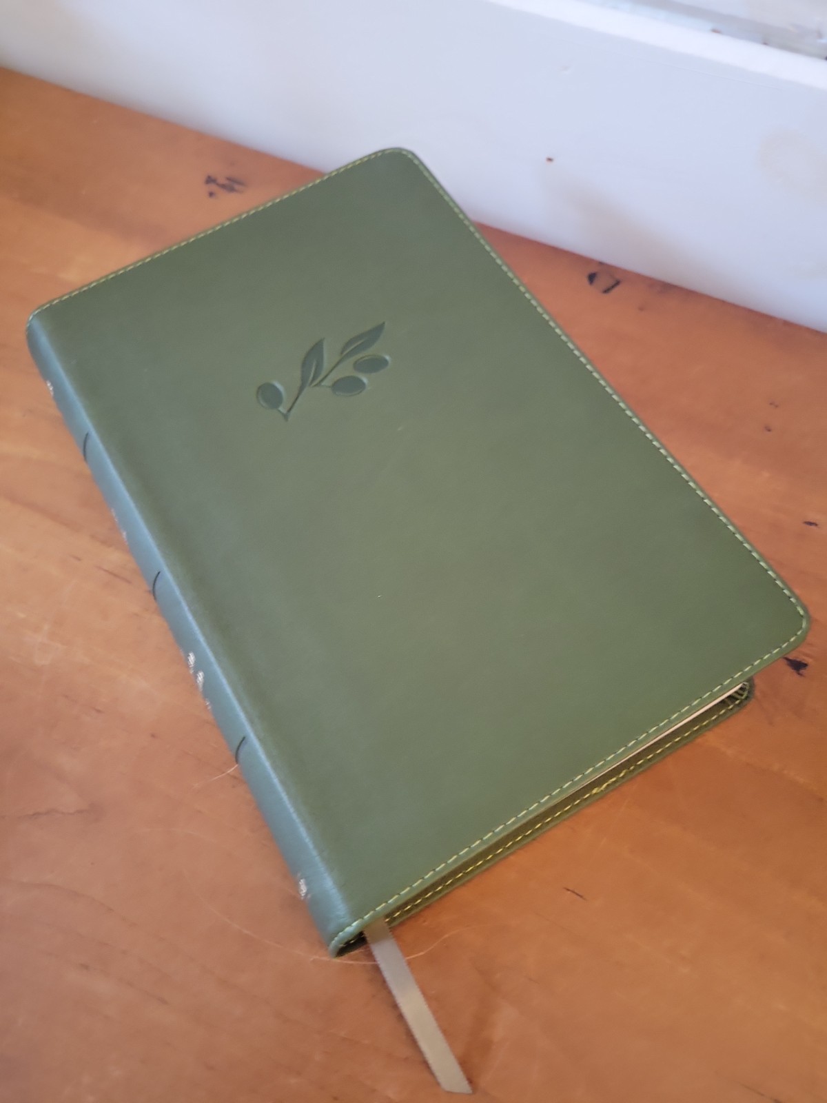 The Holy Bible New American Standard NASB Holman Olive Green Leather Touch 8.5&Prime;
