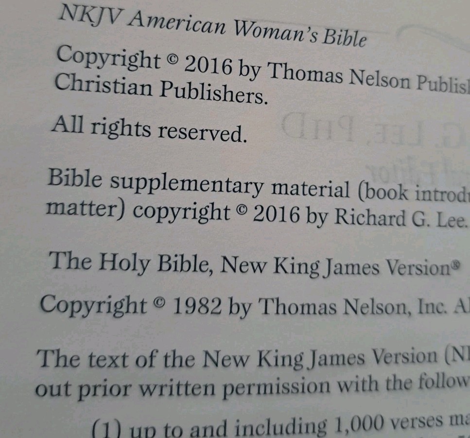 NKJV, American Woman&rsquo;s Bible, Leathersoft, Brown, 2016 – LIKE NEW