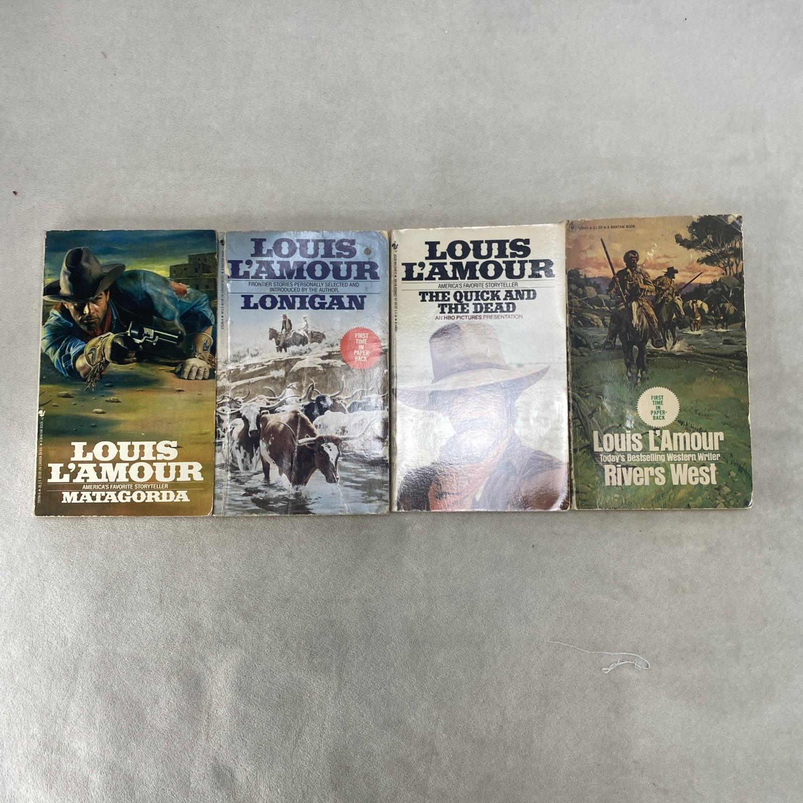 Louis L&rsquo;Amour Lot of 20 Paperback Books Bantam Sackets Mixed Lot Westerns