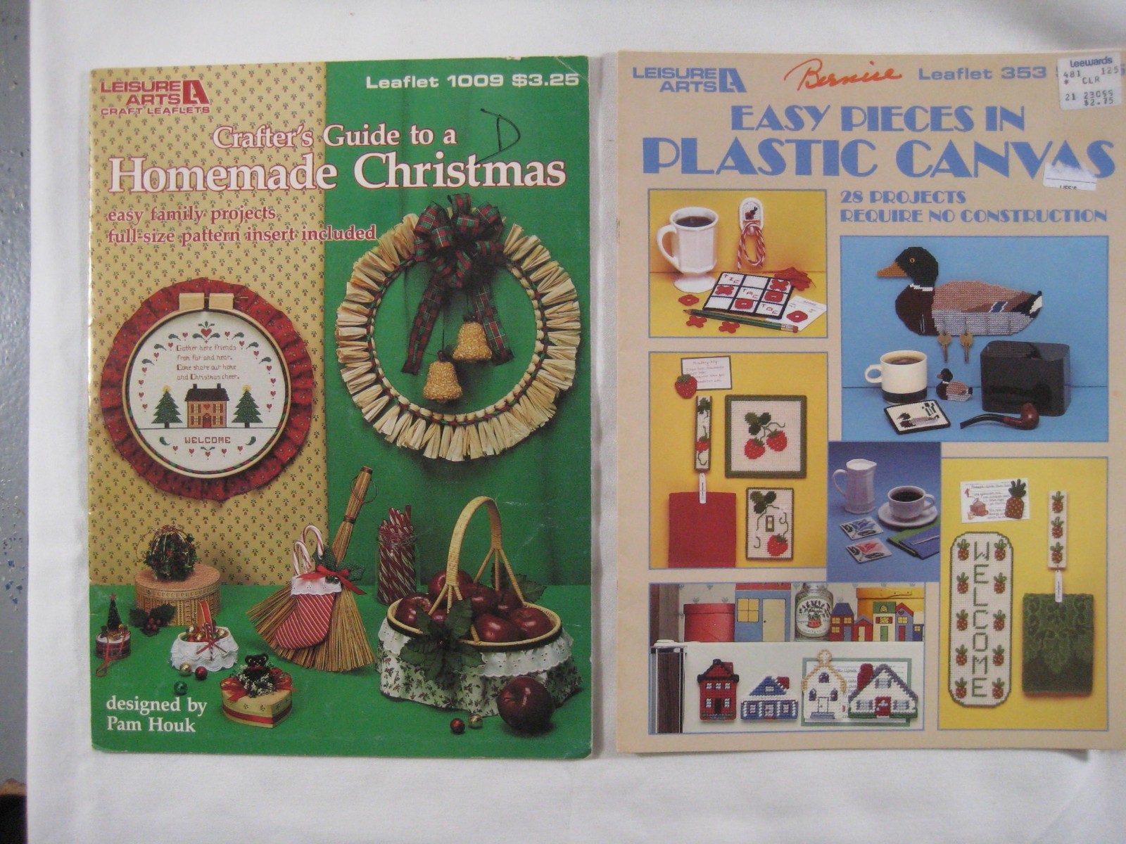Lot 27 books Leisure Arts Leaflet Christmas plastic canvas cat country Halloween
