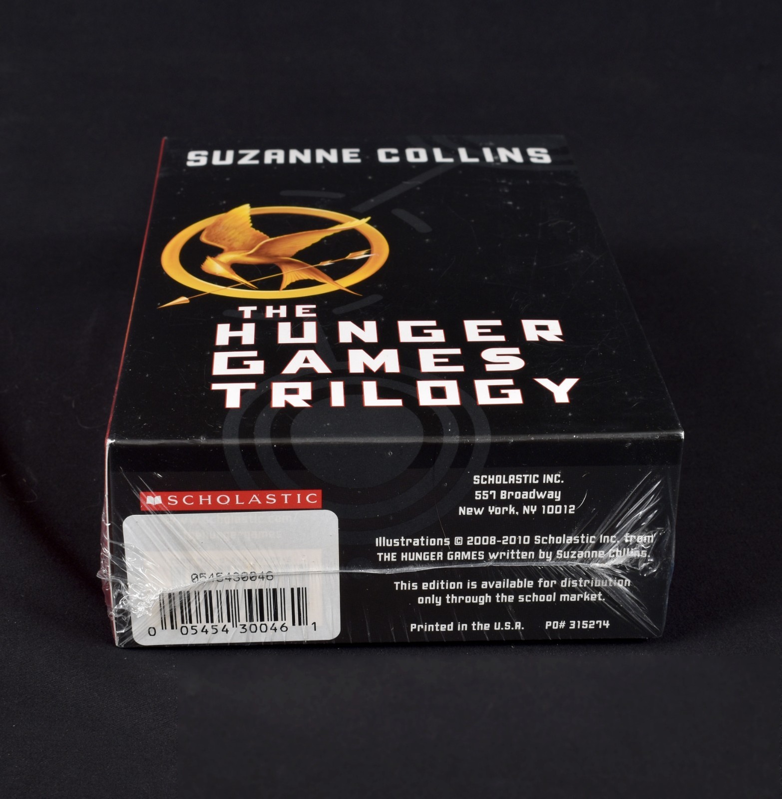 The Hunger Games Trilogy New Paperback Boxed Set Suzanne Collins 1-3 Slipcase