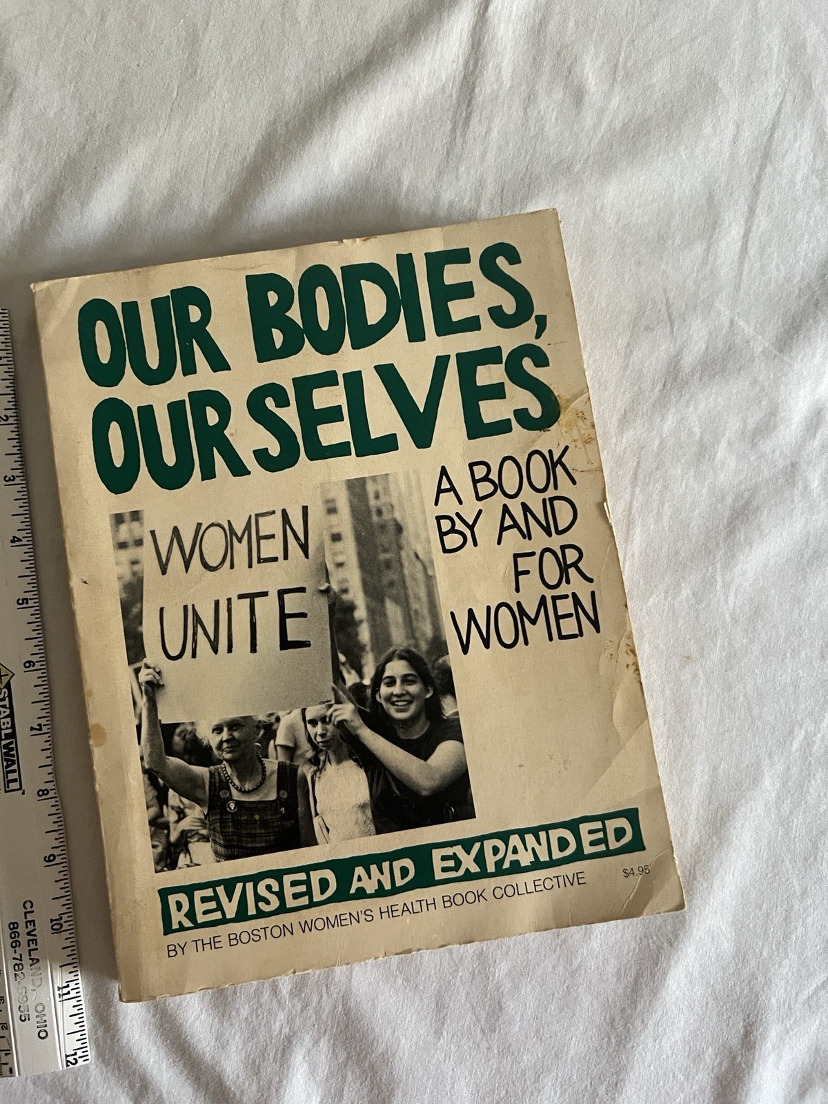Our Bodies, Our Selves by Boston Women&rsquo;s Health Book Collective Staff (1976)
