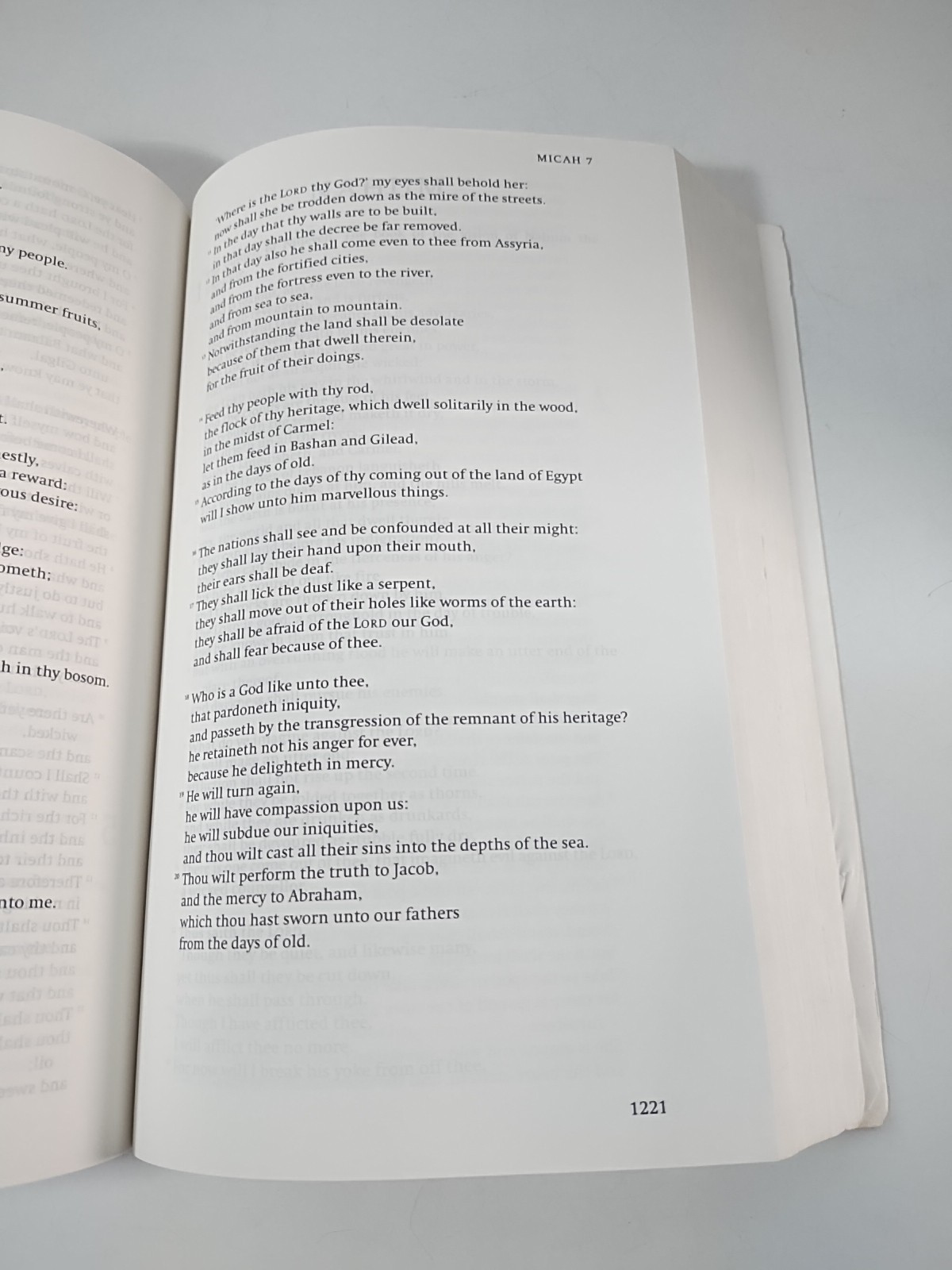 The Bible: King James Version with the Apocrypha (English)Edited by David Norton