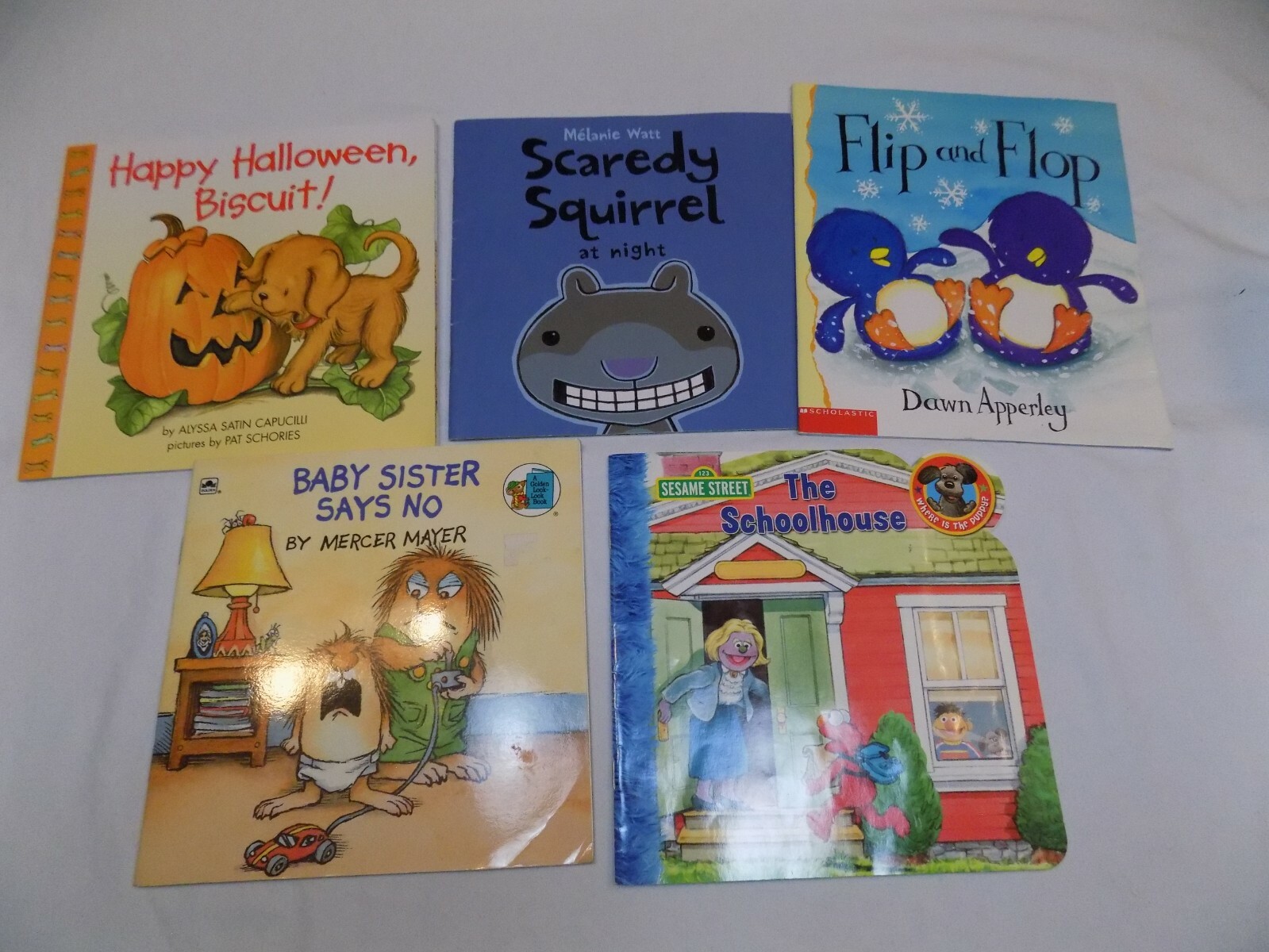 Children&rsquo;s Book Lot Paperback LOT Thin Scholastic Sesame Street Chickfila + Kids