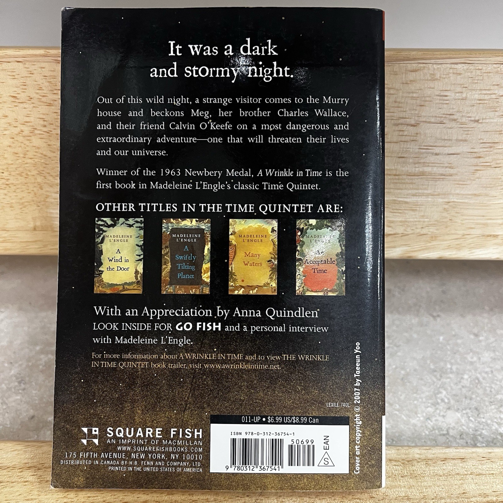 A Wrinkle in Time by Madeleine L&rsquo;Engle 2007 Paperback