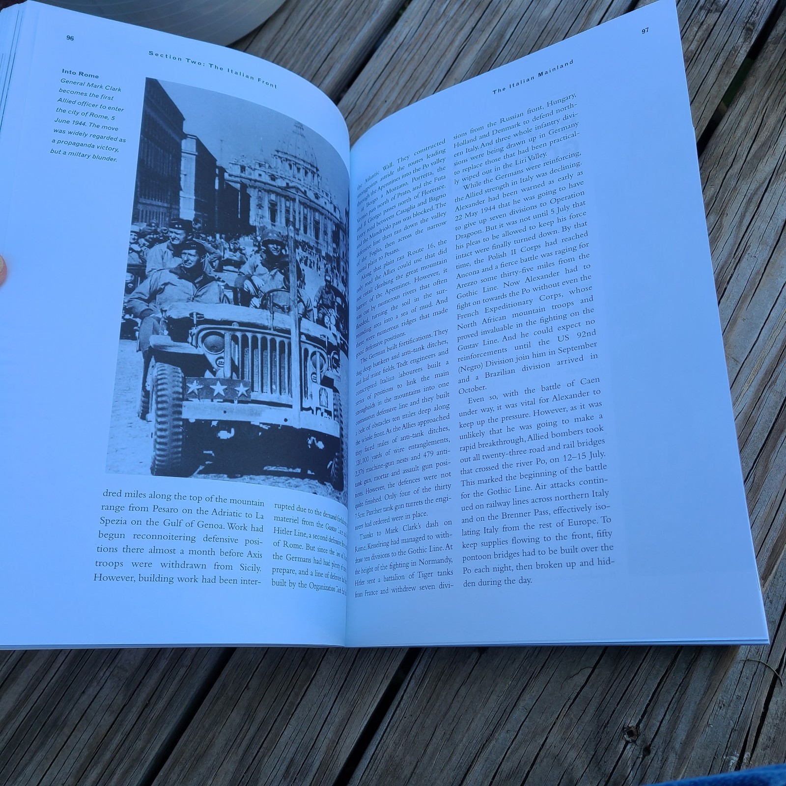 Victory In World War 2 By Nigel Cawthorne, Large Paperback W/Pictures, History