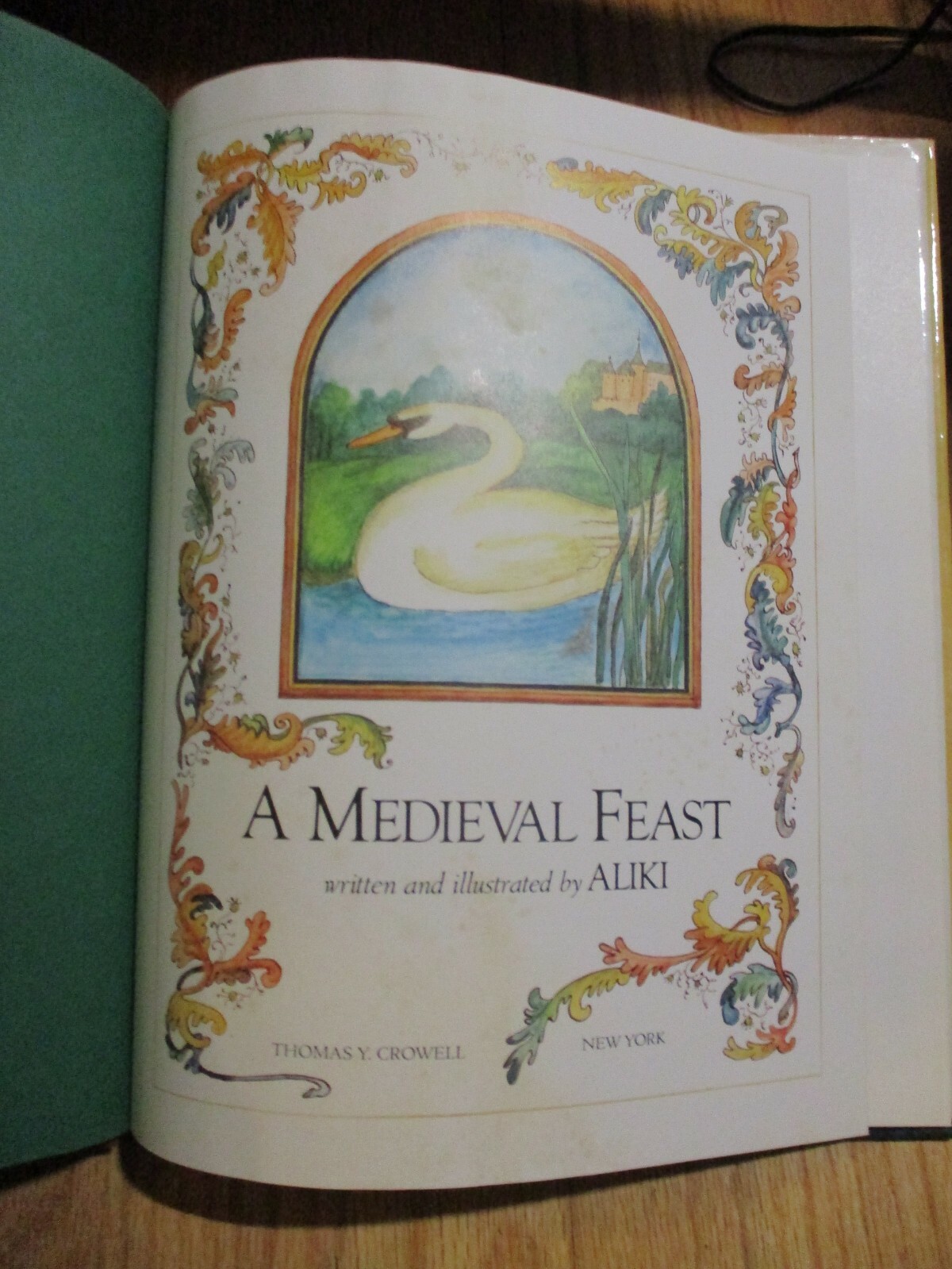 A Medieval Feast (Reading Rainbow Books) by Aliki HC DJ 1st Edition EUC