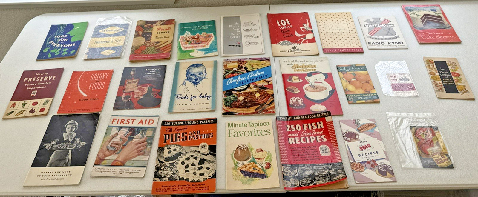 1920-1950&rsquo;s Vintage lot of Recipe Booklets, Pamphlets, Advertising,Cookbooks