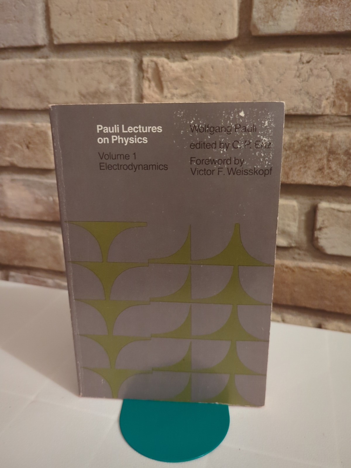 Wolfgang Pauli Lectures on Physics 5 Of 6 Volumes 1 2 3 4 5 Paperback Worn