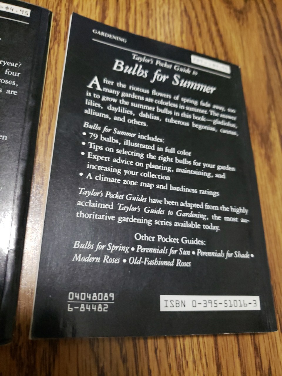 Taylor&rsquo;s Pocket Guides to Old-Fashioned Roses & Bulbs for Summer 1989 Paperbacks