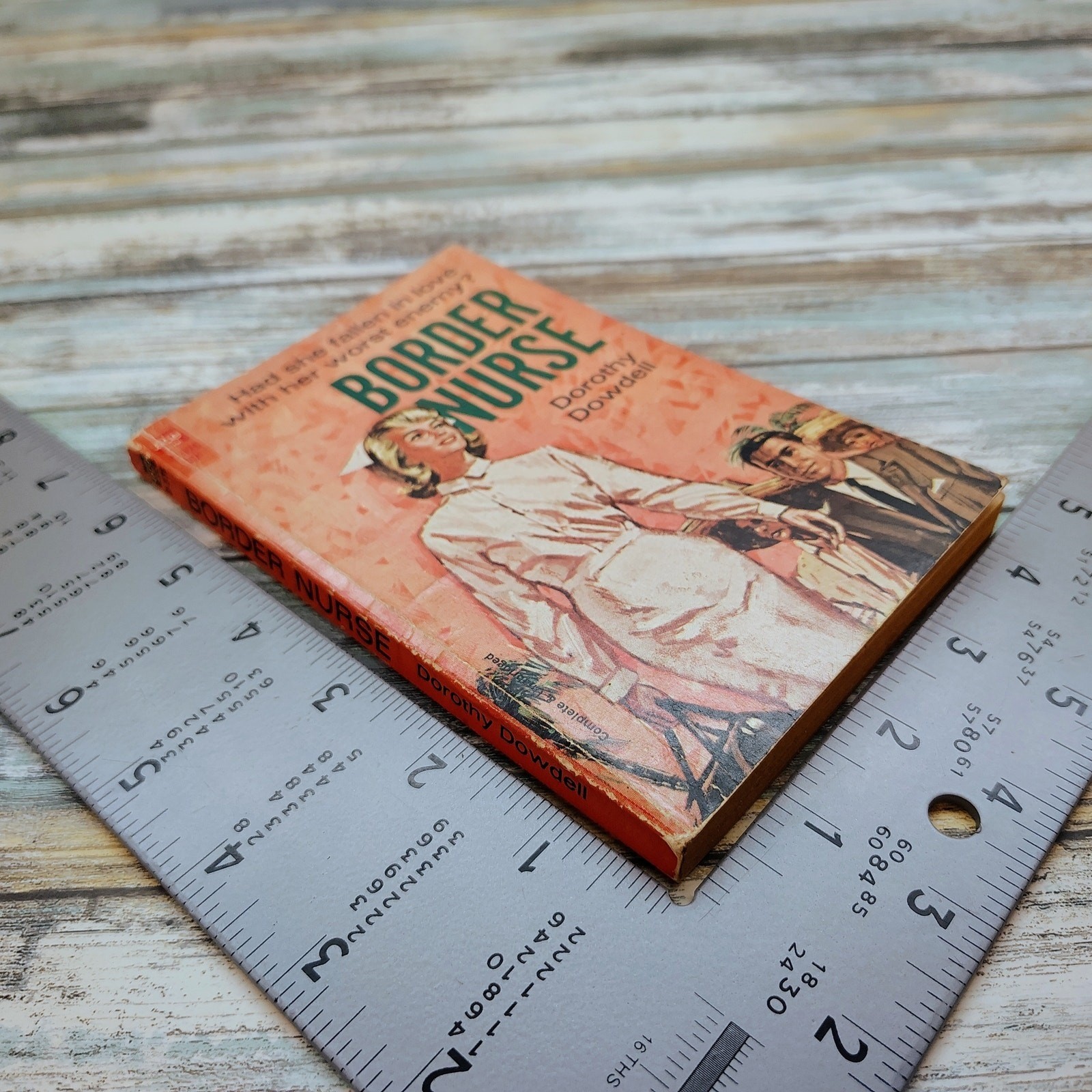Border Nurse Medical Romance Paperback Book Dorothy Dowdell Suspense Drama 1963