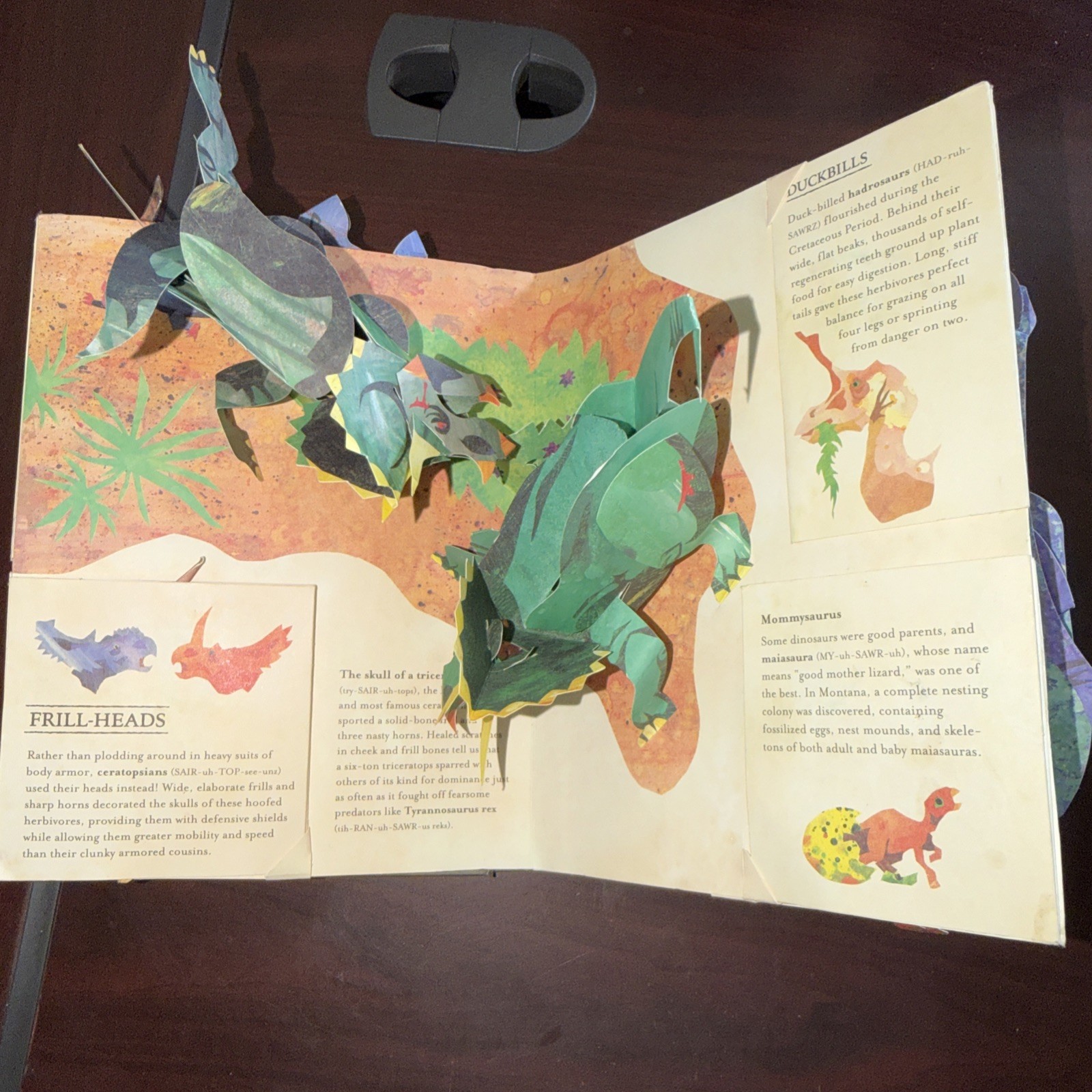 Encyclopedia Prehistorica Dinosaurs : The Definitive Pop-Up – Hardcover – GOOD