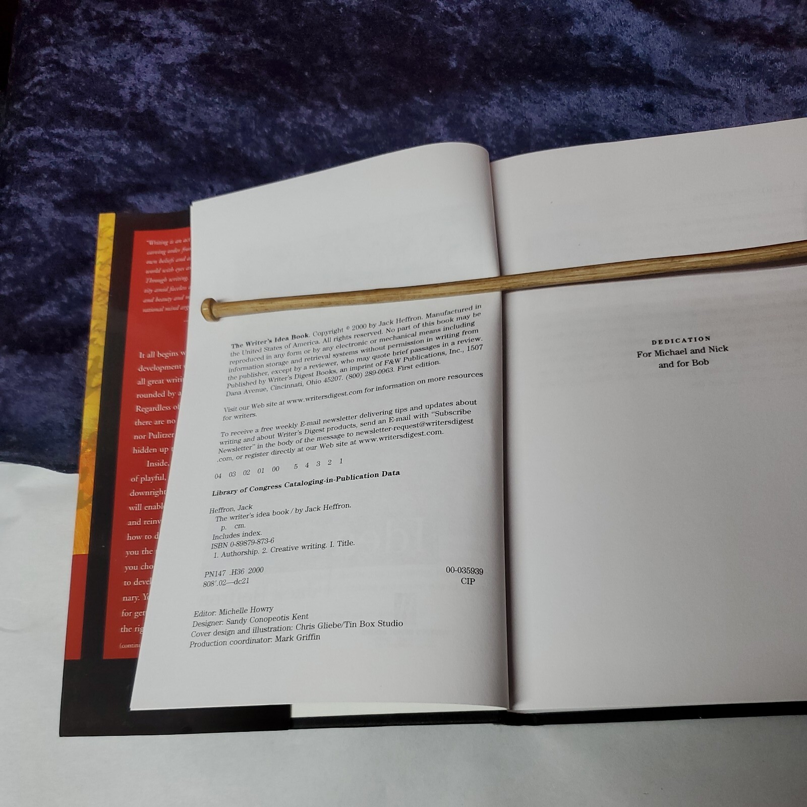 Writers Bundle Wordsmith, 2 Writer&rsquo;s Magazines & 4 Books Excellent Gift Package