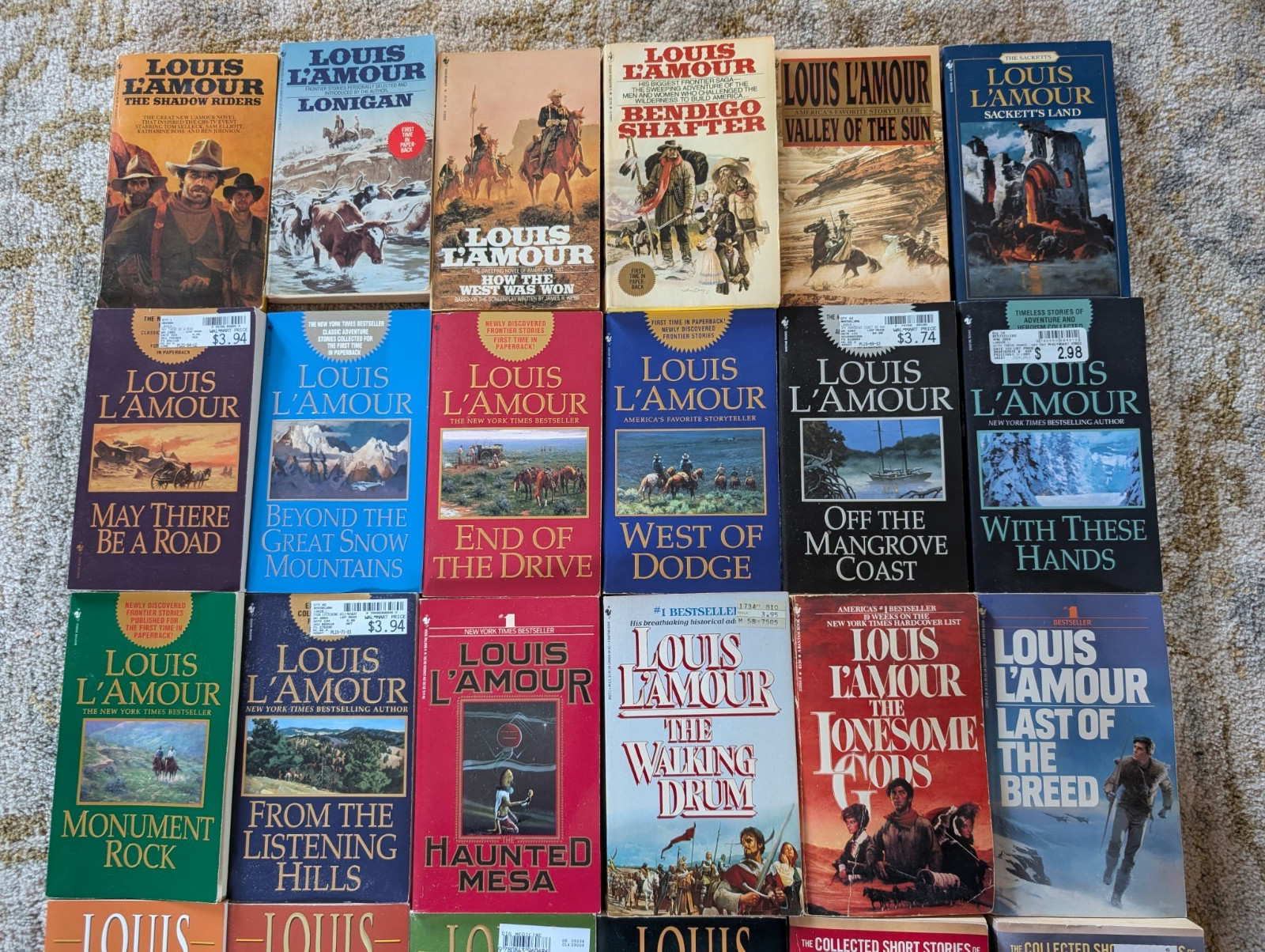 Lot of 30 Louis L&rsquo;Amour Paperback western Books Novels 1980&rsquo;s-Early 2010&rsquo;s