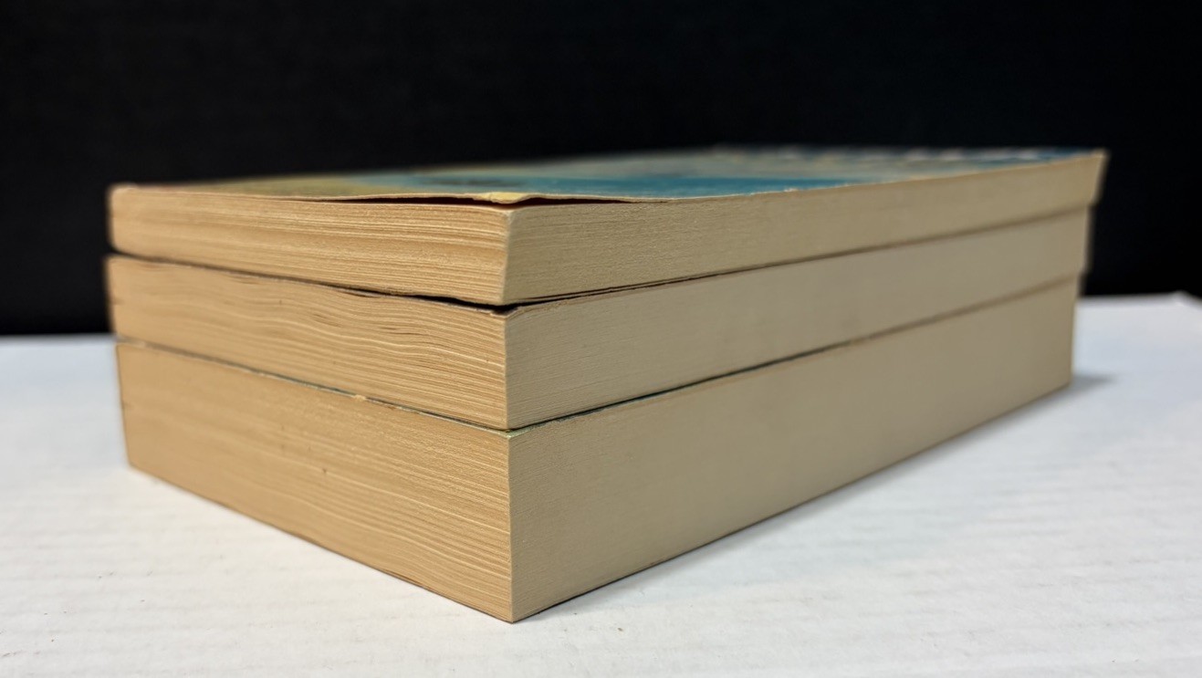 Vintage 1980&rsquo;s « THE COSMIC TRILOGY » by C. S. Lewis 3 Volumes Complete